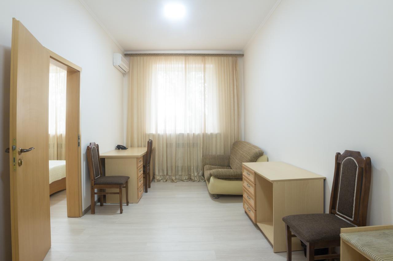 Hotel Alma Ata Zhosaly 外观 照片